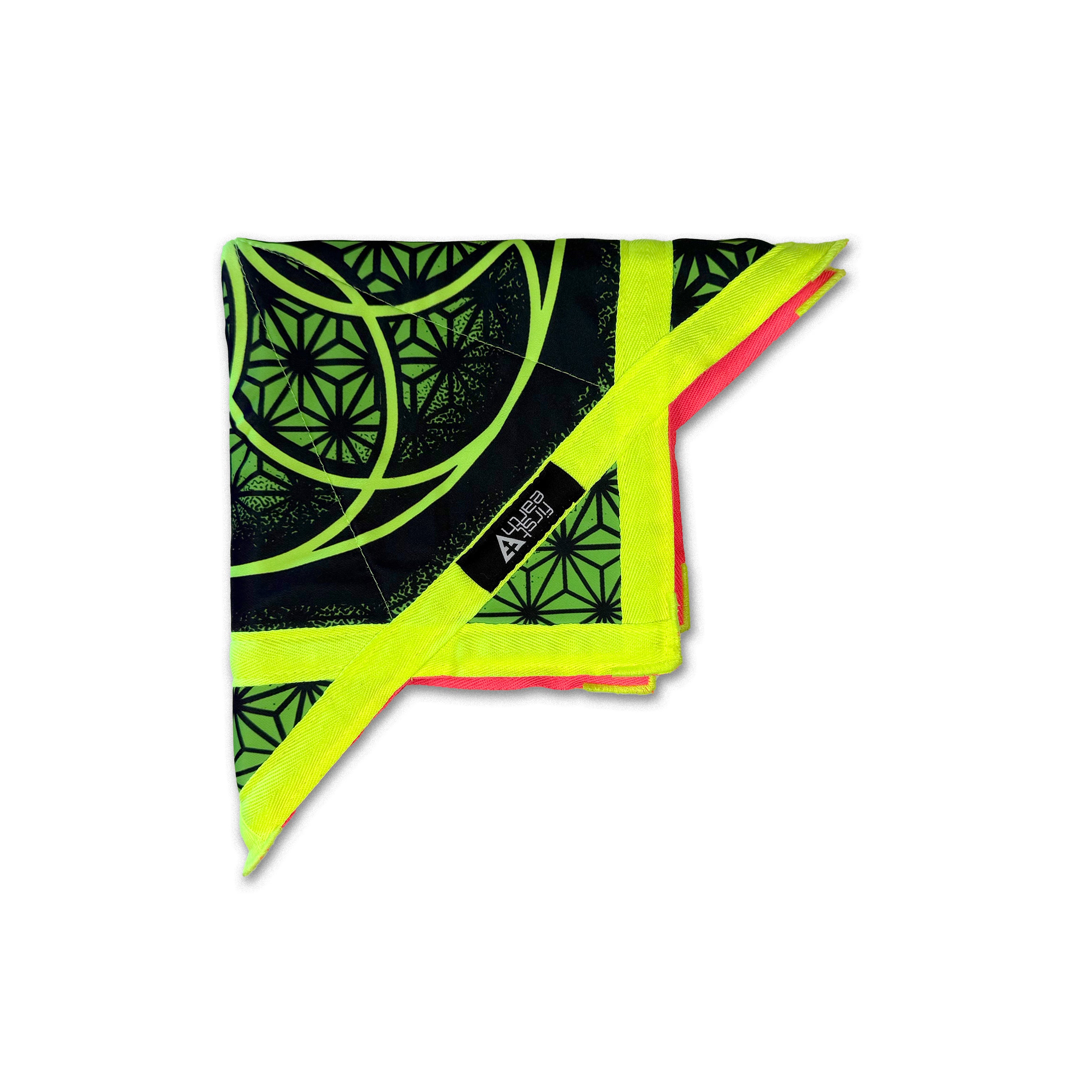 Mini Flower of Life – UV spinning flow star by First Earth, compact rave prop with sacred geometry 