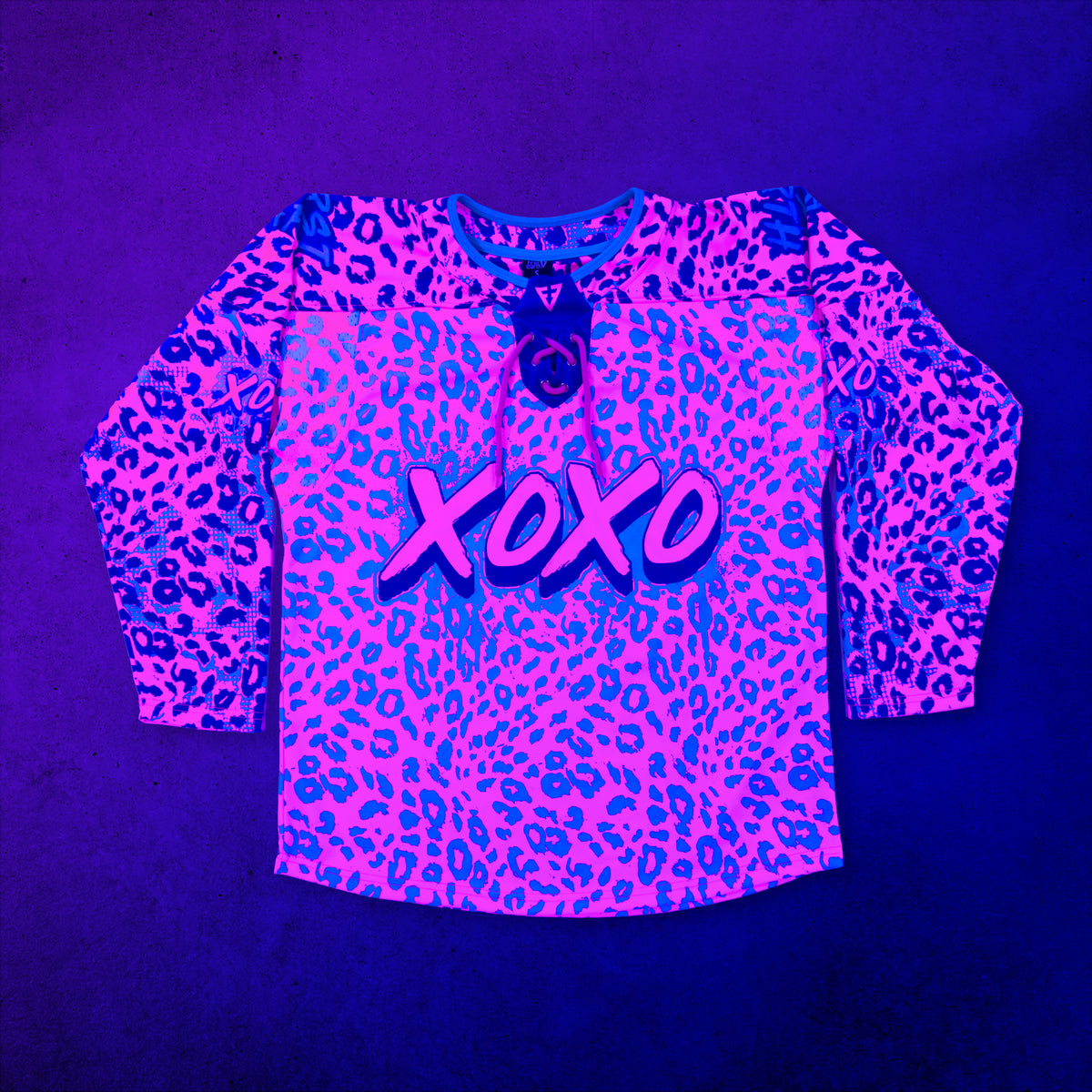 Neon Cheetah - UV - Hockey Jersey under blacklight